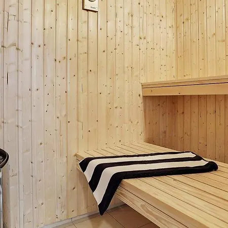 Holiday home Sleeps 18 Pool Wifi *