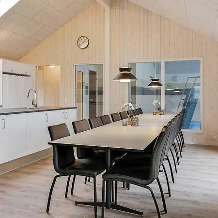 Sleeps 18 Pool Wifi *