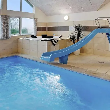 Sleeps 18 Pool Wifi * Horne