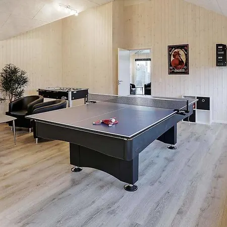 Sleeps 18 Pool Wifi Holiday home Horne